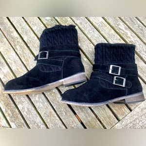 Bear Paw Black Suede Bootie with Cable Knit upper Wool blend. Size 7M.